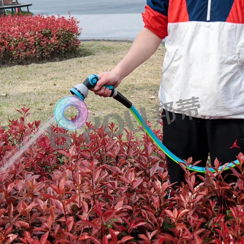 retractable-garden-hose-with-10-patterns-spray-nozzle-12