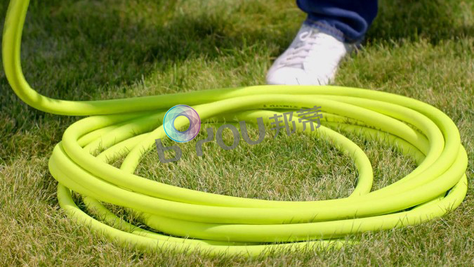 expandable-hoses-vs.-tradition-hoses-2.jpg